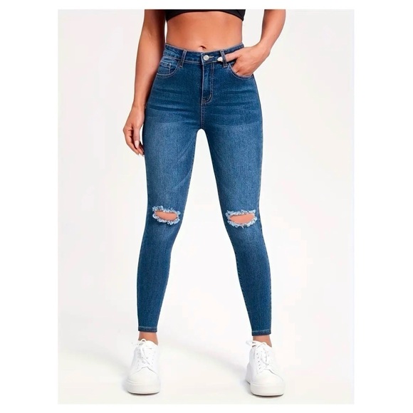 Driftwood Marilyn Knee Distressed Skinny Jeans - Picture 1 of 8